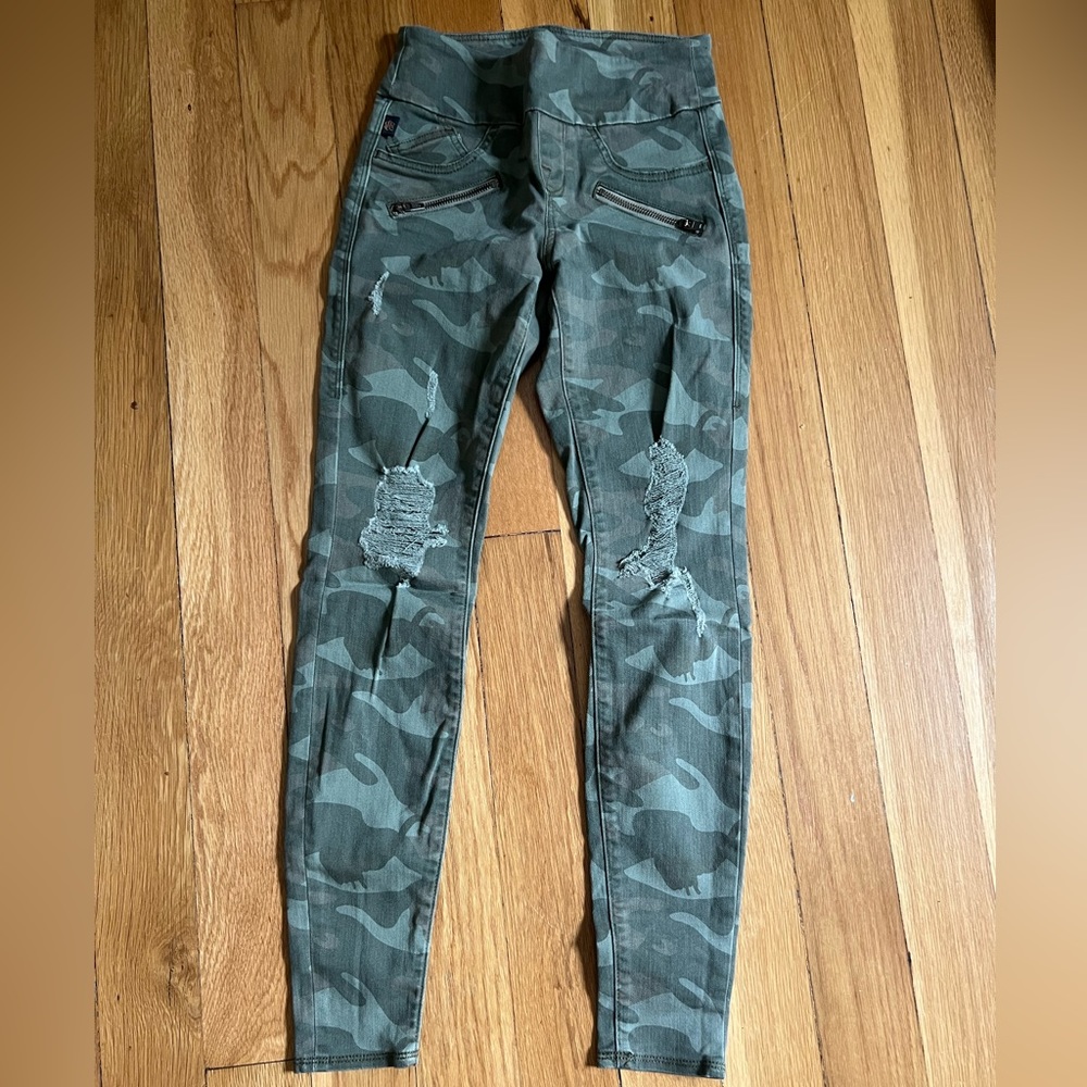 R&R Destroyed Camo Jegging